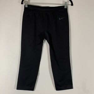 Nike Pro Cropped Black Athletic Leggings